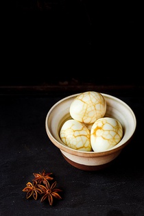 Čínská čajová vejce (autorky Thang Jüngling a Laděny Štíbrové)