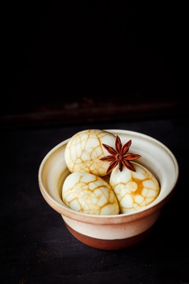 Čínská čajová vejce (dle Thang Jüngling a Laděny Štíbrové)