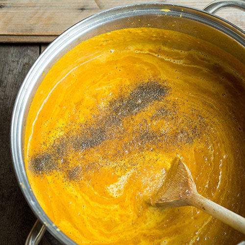 Krémová polévka z dýně hokkaido a rajčat – recept krok 7